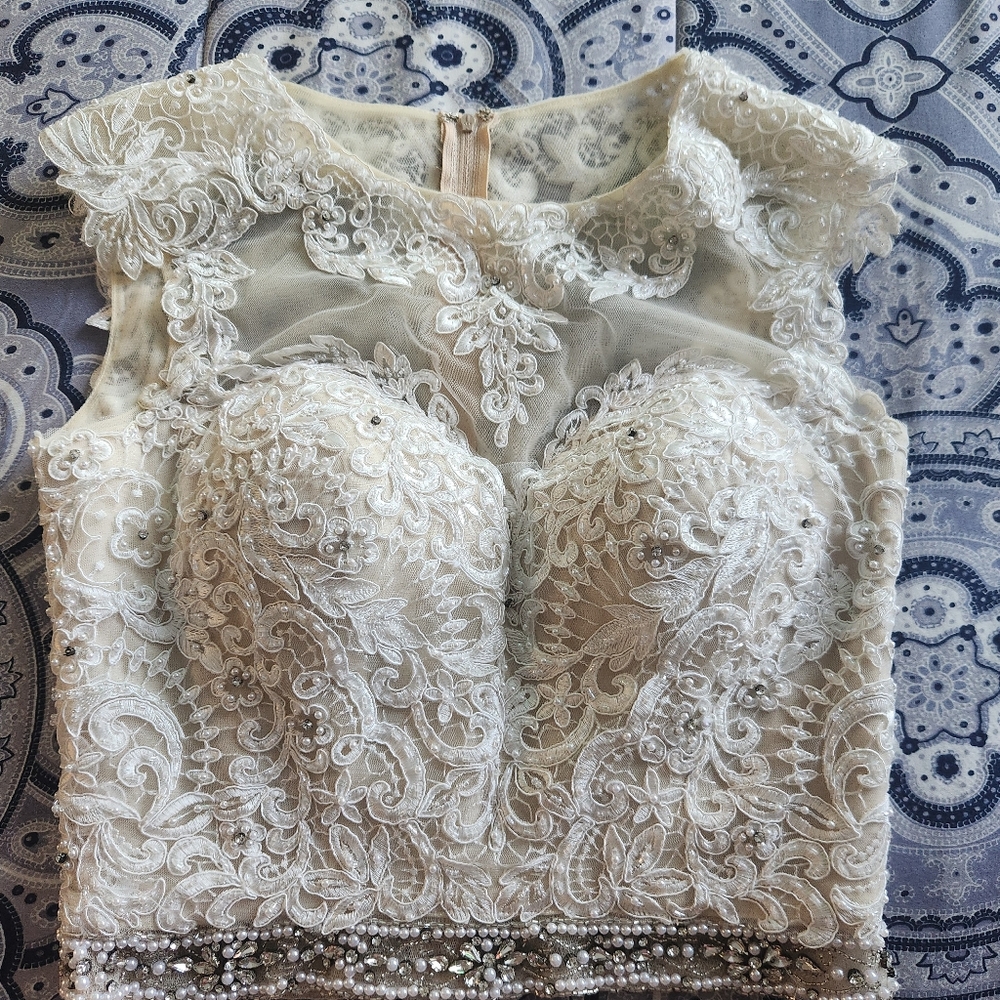 Enchanting by mon cheri beaded top size xs or s